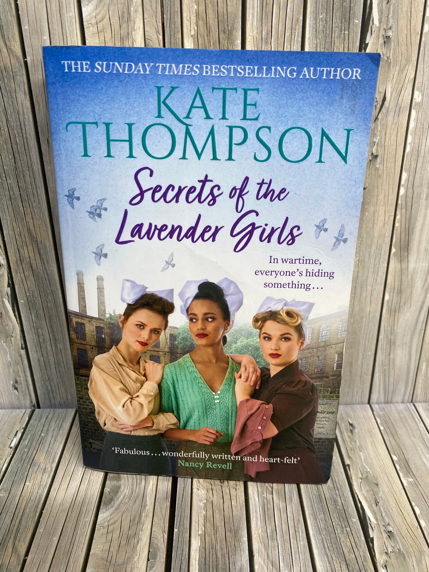 Secrets of the Lavender Girls - Kate Thompson